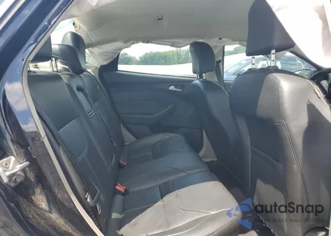 2016 Ford Focus Se z USA, uszkodzony, nr VIN 1FADP3F28GL257087